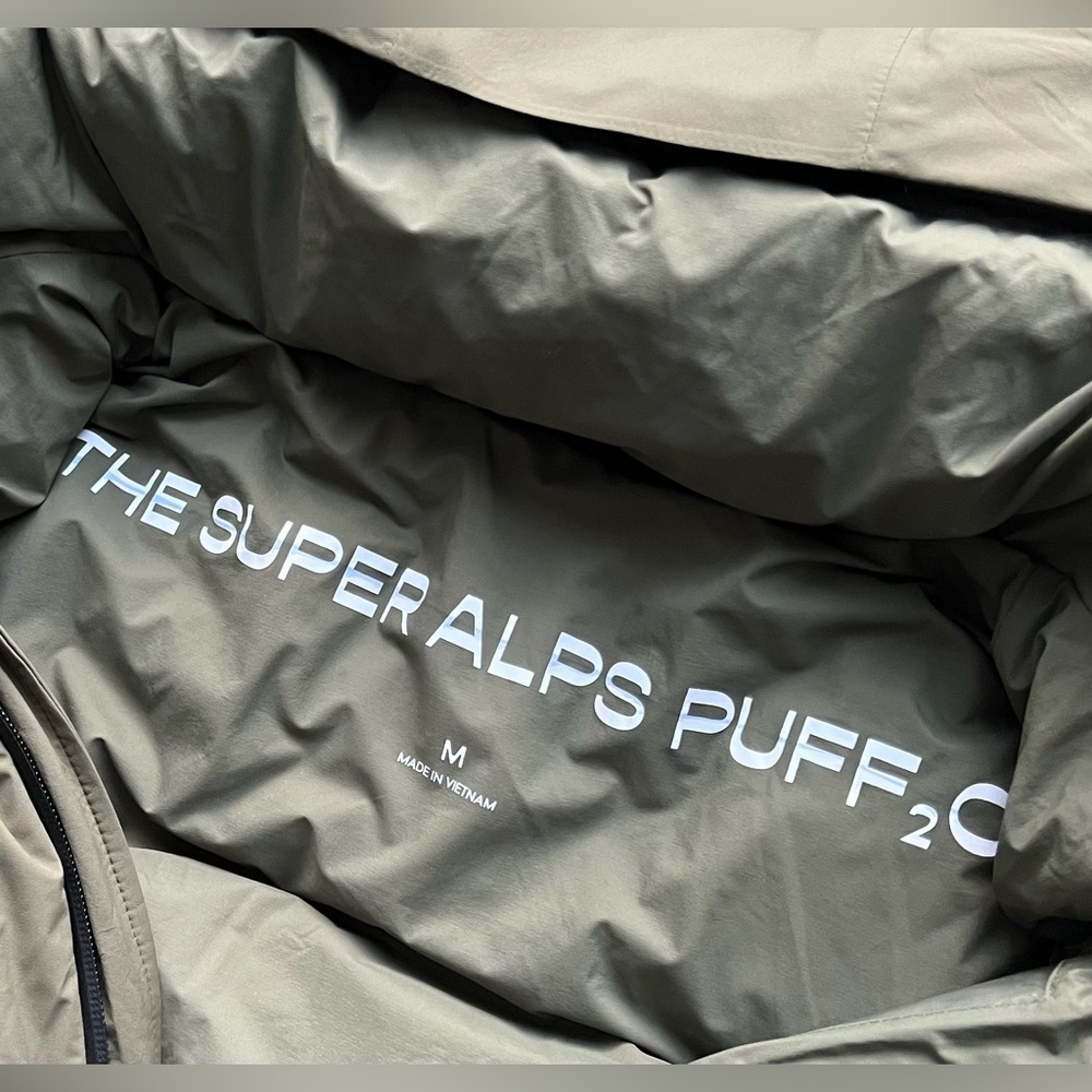 Aritzia The Super Alps Puff₂o™ -100% Waterproof  Sz M - Picture 16 of 16